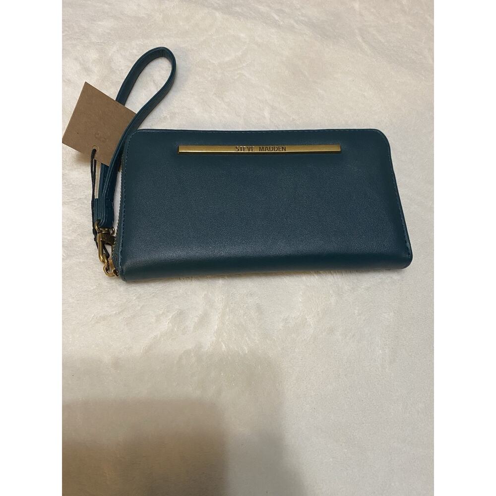 New With Tag Steve Madden Teal Zip Wallet